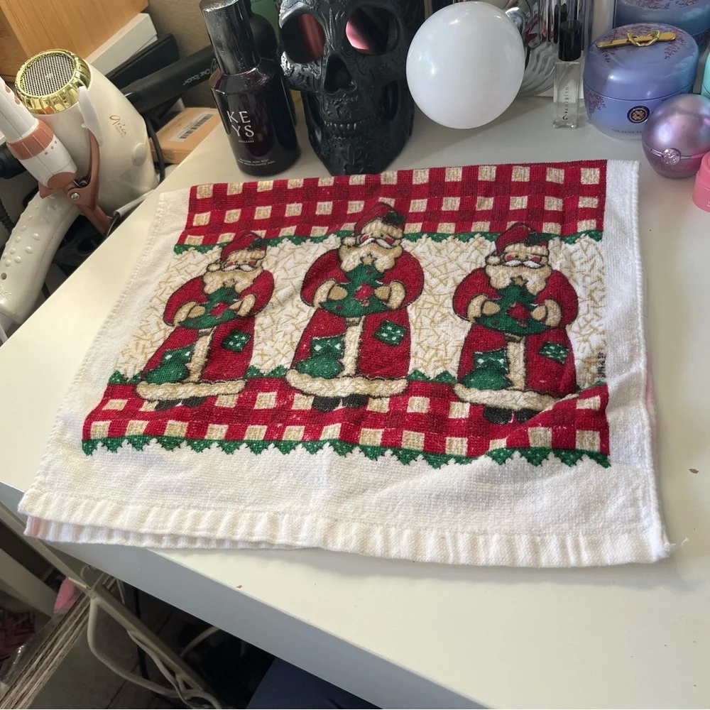 3/$15 Vintage Royal Terry Three Santa Claus Christmas Kitchen Towel (Pink Stain)